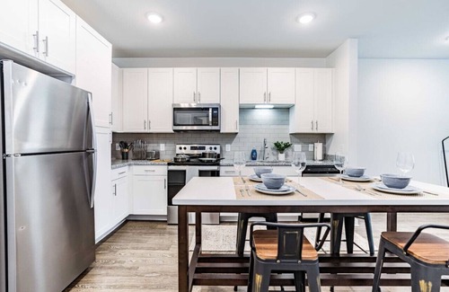 Southwest Raleigh Apartment | New Elegant Dwelling close to Downtown!