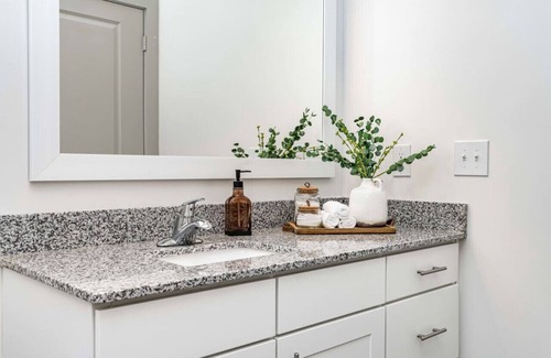 Southwest Raleigh Apartment | New Elegant Dwelling close to Downtown!