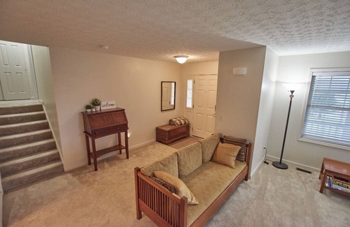 White House | NEW! Enjoy Mountain View and private lake from your home in Laurel Highlands!