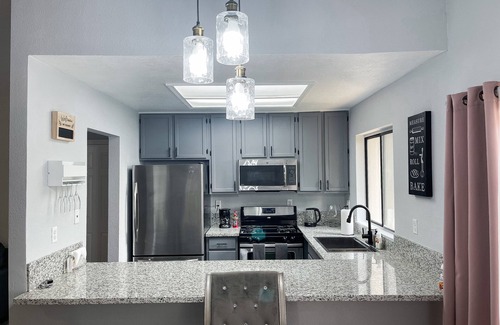 North Highlands House | NEW Entire beautiful 2 bedroom house.