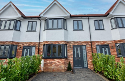 Southend-on-Sea House | New executive 4 bedroom home close to the beach