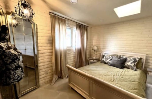 Escondido House | NEW! Exquisite SoCal home on a 22 acre organic citrus and nut farm