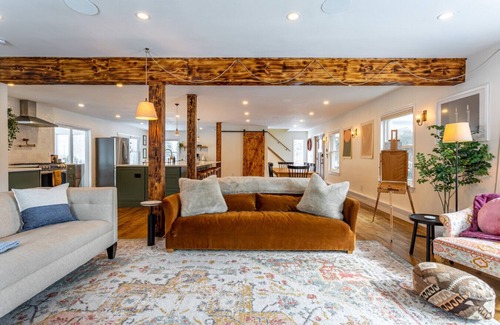 Roscoe House | NEW: Fabulous Mountain Pool Home in Roscoe.