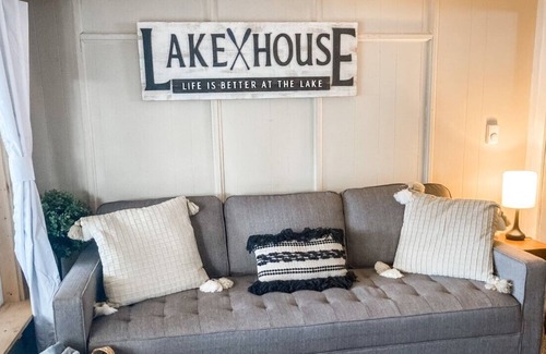 Lone Butte House | NEW!!! Fall/Winter Getaway on the shores of Horse Lake