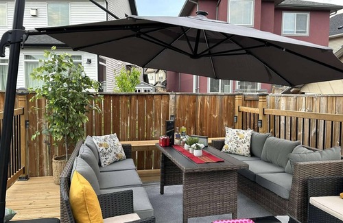 Calgary House | NEW! Family 4BR w Kid's Play Den & Yard- FREE Banff Pass, BBQ, Wine!