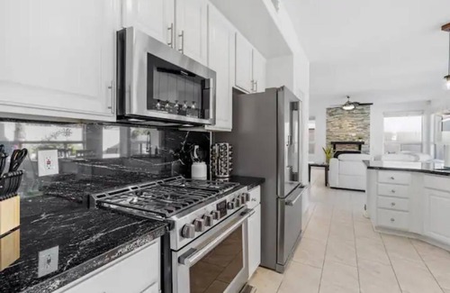 Arabian Views House | NEW! Family Fun Pool Grill Pool Table