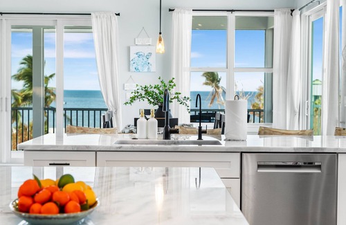 Captiva House | New Family Getaway King Beds, Pool & Gulf Views