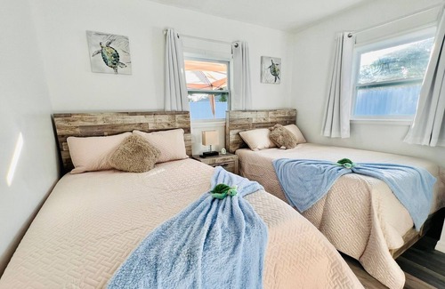 North Andrews Gardens House | NEW! Family size house/Beach Nearby/Top Location