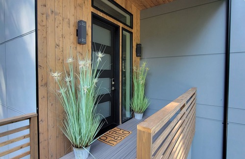 Sudden Valley House | New family sized home in a quite neighborhood w/hot tub 5 minutes from the beach