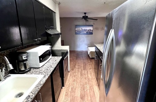 Central Oklahoma City Condo | *NEW* ★ Family sized Condo Near Downtown with FastWi-Fi and exclusive balcony!★