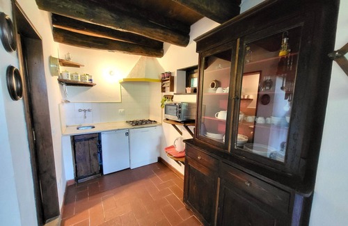 Pieve Fosciana Villa | NEW! Farmhouse & barn with private pool, mountain views, sleeping 8, WIFI.