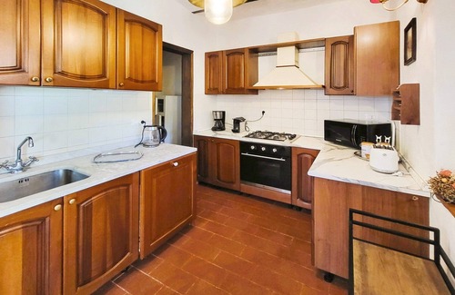 Pieve Fosciana Villa | NEW! Farmhouse & barn with private pool, mountain views, sleeping 8, WIFI.