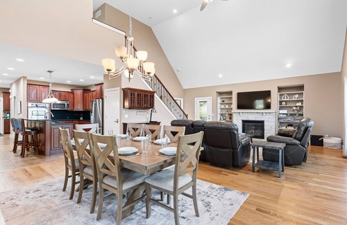 Allenton House | NEW Firepit | 2 King Beds | Country Views