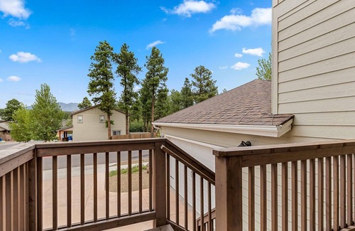 Flagstaff House | New Flagstaff townhome with Mountain Views!