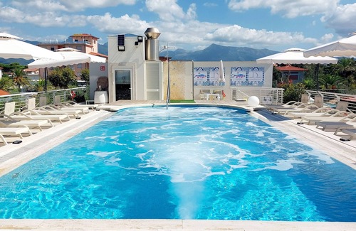 Lido di Camaiore Apartment | NEW FLAT ON THE BEACH CONNECTED WITH A BEACH CLUB