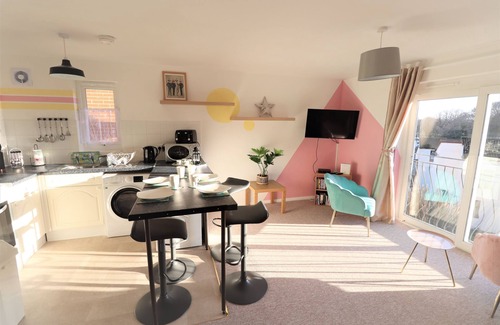 Ryde Apartment | New for 2022 This purpose built first floor apartment is located on the banks of Wootton Creek