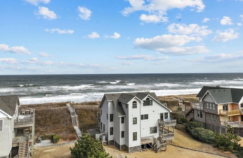 Colington House | 💥New for 2025💥Oceanfront Sanderling! Game Room! Dog Friendly! Community Pool!