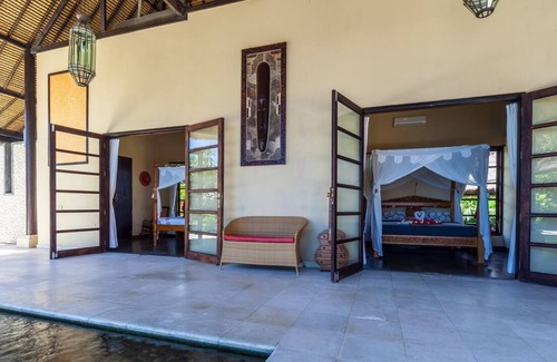 Dencarik Villa | New for rent: Gorgeous Beachfront Pool Villa with staff, Lovina