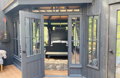 Trent Hills Cabin | NEW! FOREST GAZEBO BY PRIVATE LAKE-Peace&Privacy