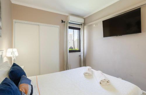 Areias de Sao Joao Apartment | New! Forte Beach Retreat