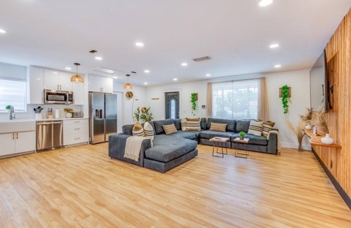 Central Fort Lauderdale House | NEW! Fox Garden Luxury Boho Near Downtown & Beach