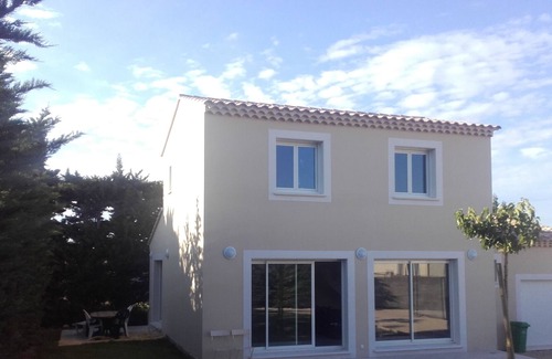 Saint-Saturnin-les-Avignon Villa | NEW VILLA WITH AIR CONDITIONING IN QUIET