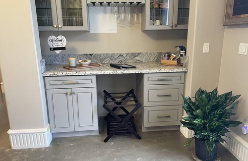 Newcastle House | New French Country Cottage - Horses Welcome!