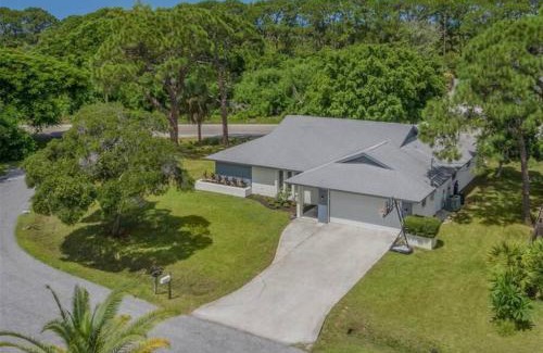 South Venice House | New! Fully Renovated 3/2 Luxury Vacation Home