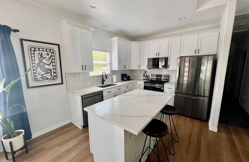 Lockhart House | New Getaway with Private Patio Near Downtown Lockhart