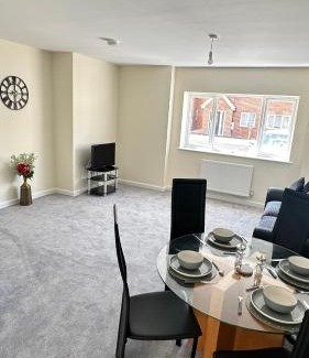 Gillingham Apartment | New Gillingham Gem Garden Parking WiFi