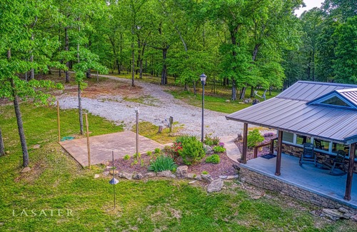 Mountain Home House | New! Gorgeous 3bd 2bth LAKEFRONT House on Bull Shoals! Pet Friendly!
