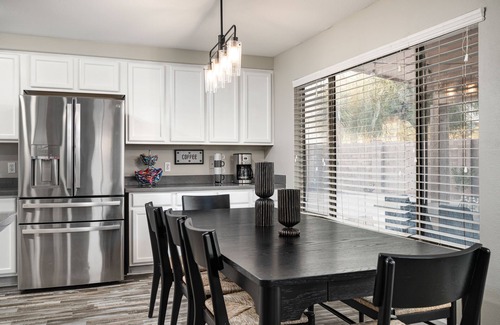 Peoria House | NEW Gorgeous 5bd3ba Home with Heated Pool!