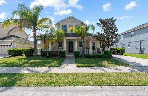 Trafalgar Village House | NEW! Gorgeous 6 bedroom house, Private Pool, Clubhouse, close to Disney World!