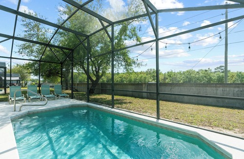 Trafalgar Village House | NEW! Gorgeous 6 bedroom house, Private Pool, Clubhouse, close to Disney World!