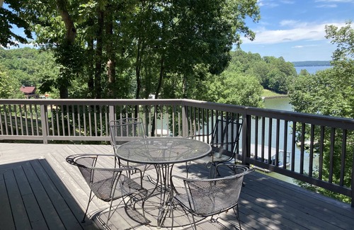 Counce House | NEW! Gorgeous Lake Front Home With Beautiful Views of Pickwick Lake
