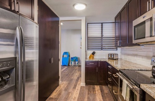 Kahana Condo | NEW! Gorgeous Remodel, Panoramic Views right on Sandy Swimmable Beach
