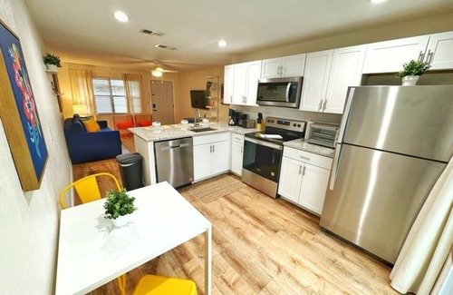 Port Orange House | NEW Gorgeous Sunshine-Up 6 Guests-Private Backyard