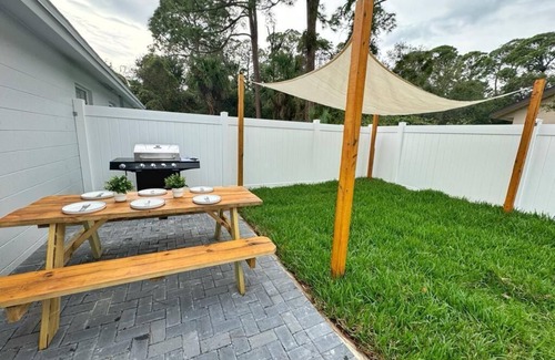 Port Orange House | NEW Gorgeous Sunshine-Up 6 Guests-Private Backyard