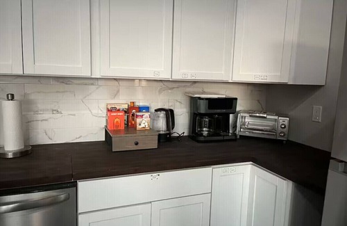 Afton House | NEW Grand Lake Monkey Island, Deck, Hot tub, FirePit 2 Blocks FrPublic Boat Ramp