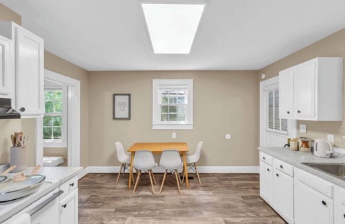 Judson House | NEW! Great for long Stays, 2 miles to Downtown