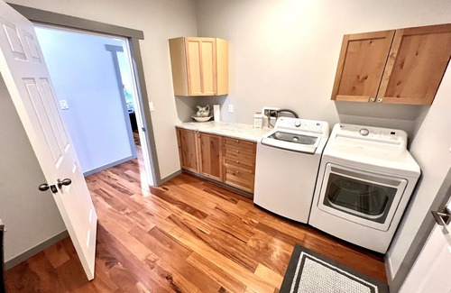 Regional District of Nanaimo House | New Guesthouse by Westwood Lake, in Nanaimo, We offer winter and weekly rates