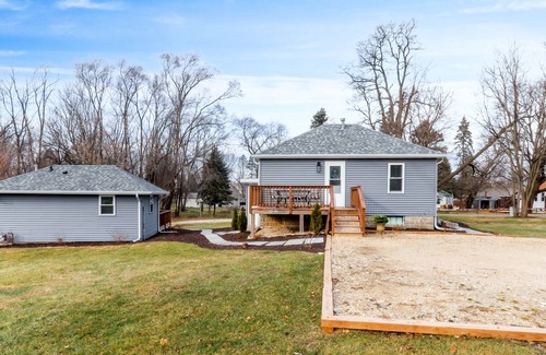 Delavan Lake House | New Guesthouse-Concerts, BBQ, Close to Fun in Fontana/Lake Geneva/Williams Bay