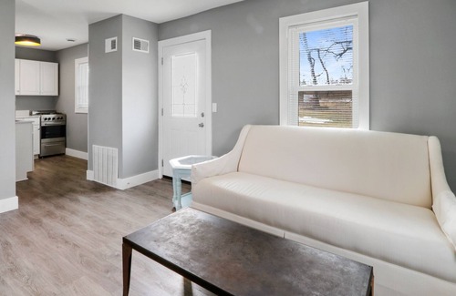 Delavan Lake House | New Guesthouse-Concerts, BBQ, Close to Fun in Fontana/Lake Geneva/Williams Bay