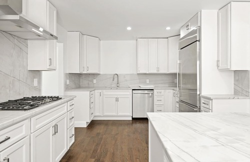 Noyack House | New Hamptons House in Sag harbor + Pool + 8 bedroom