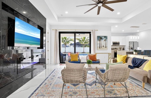 Burnt Store House | NEW! Heated Pool Arcade Games mini Golf 7 Beds