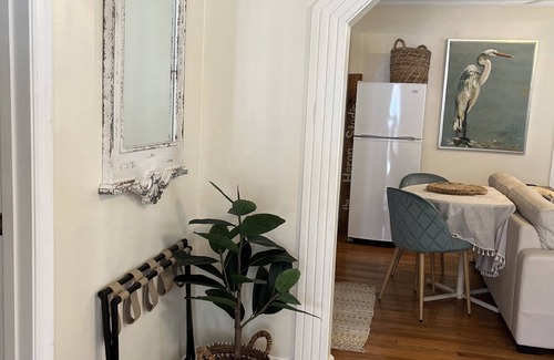 Mount Dora Apartment | New! HERON STUDIO on City Walking Trail Leading to Downtown Mt. Dora and Lake.