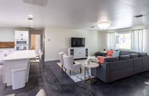 Alabama Grove Terrace House | NEW Hideaway Shores w/ 4 bedrooms and 3 bathrooms