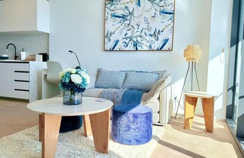 City East Apartment | New High Floor Apartment in the heart of Canberra