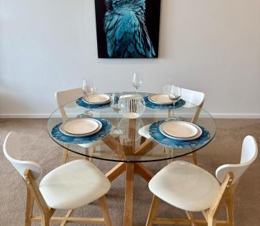 City East Apartment | New High Floor Apartment in the heart of Canberra