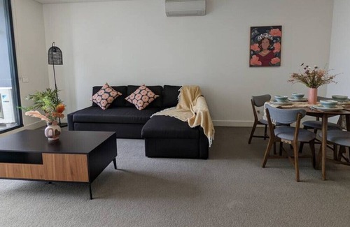 Wentworth Point Apartment | NEW! High Level Luxury APT in Wentworth Point